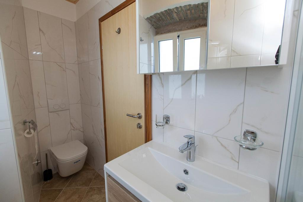 Holiday Home NiKa Omišalj Dış mekan fotoğraf
