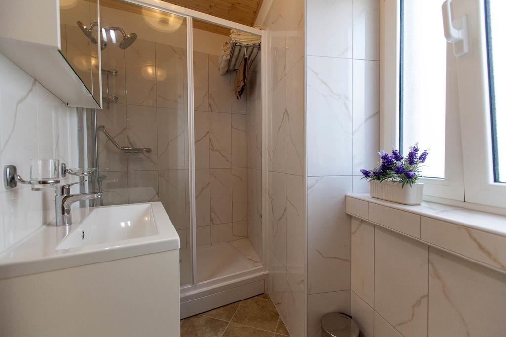Holiday Home NiKa Omišalj Dış mekan fotoğraf